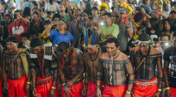 Plenária de abertura do ATL 2018 reúne quase três mil indígenas por Demarcação Já!