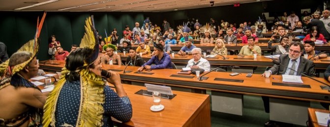 Comissão de Direitos Humanos da Câmara recebe cerca de 60 indígenas