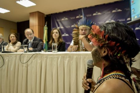 Indígenas denunciam corte de bolsas e abandono da educação diferenciada em reunião com ministro